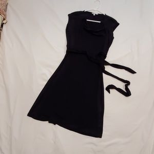 🐧🐧CAbi Nice Belted Scoop Neckline Black Dress